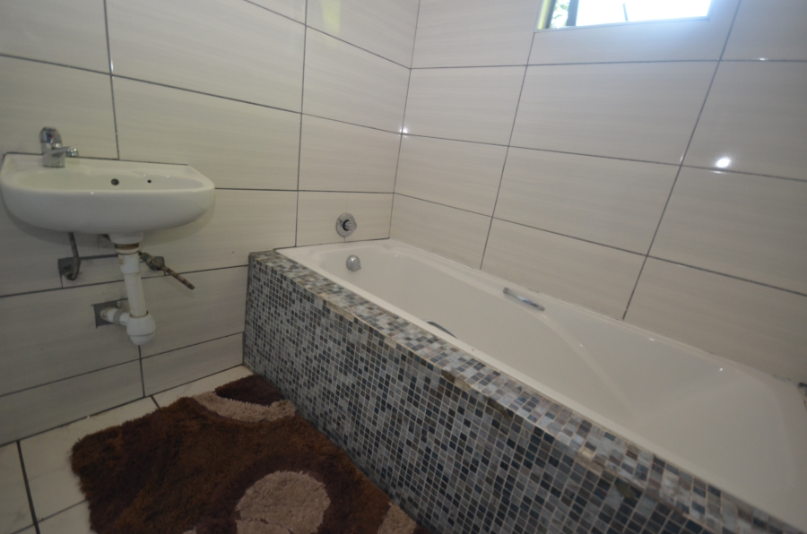 Commercial Property for Sale in Amalinda Eastern Cape